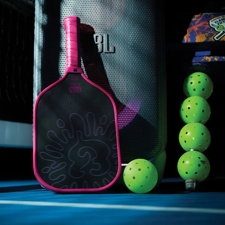 Review Vợt Pickleball Bread & Butter The Filth Pink Edition Elongated – T700 Raw Carbon, Thermoformed Patent, PP 16mm Mật Độ Cao